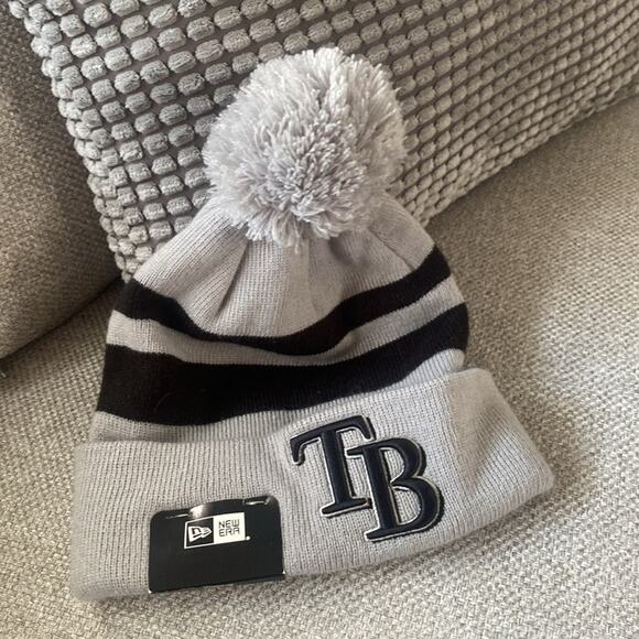 New Era MLB Tampa Bay Rays New Era Gray/Black Rebound Cuffed Knit Hat with Pom - Picture 4 of 6